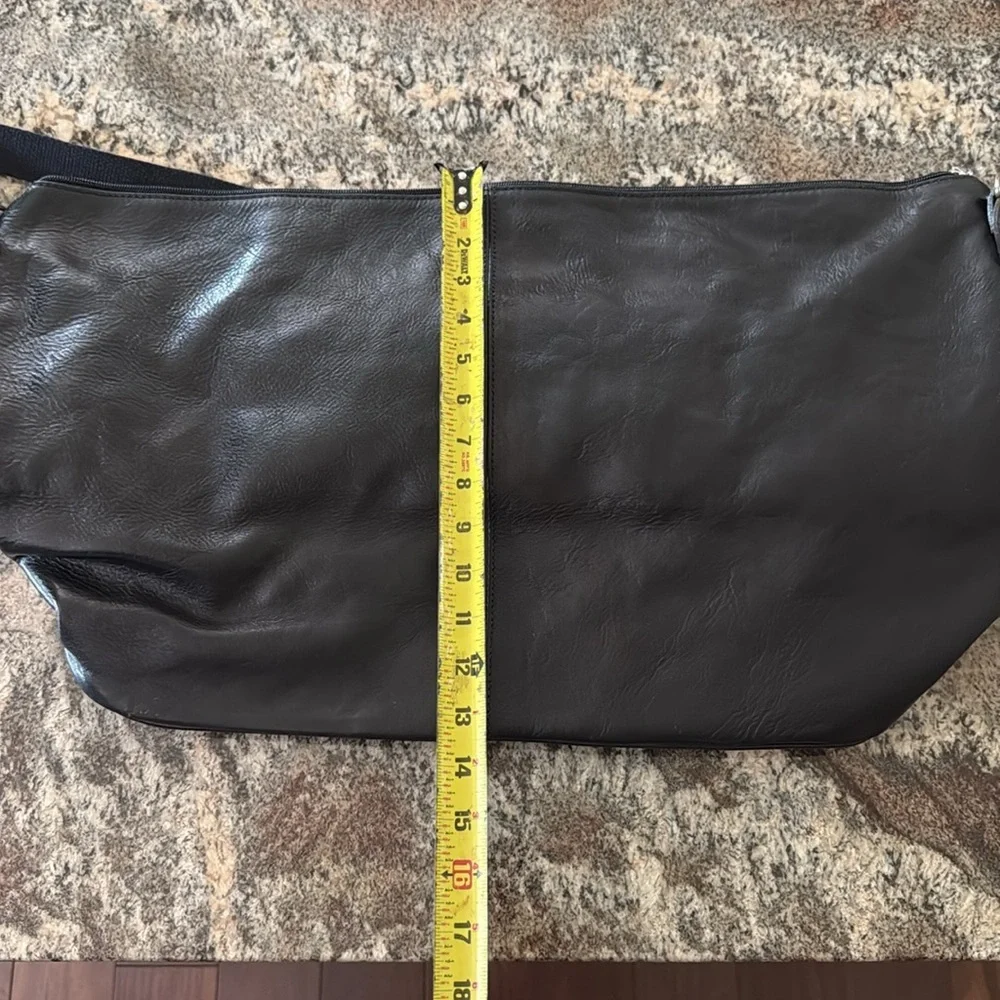 Made in Italy - Italian Leather Travel Shoulder Bag Bkack - Picture 6 of 7